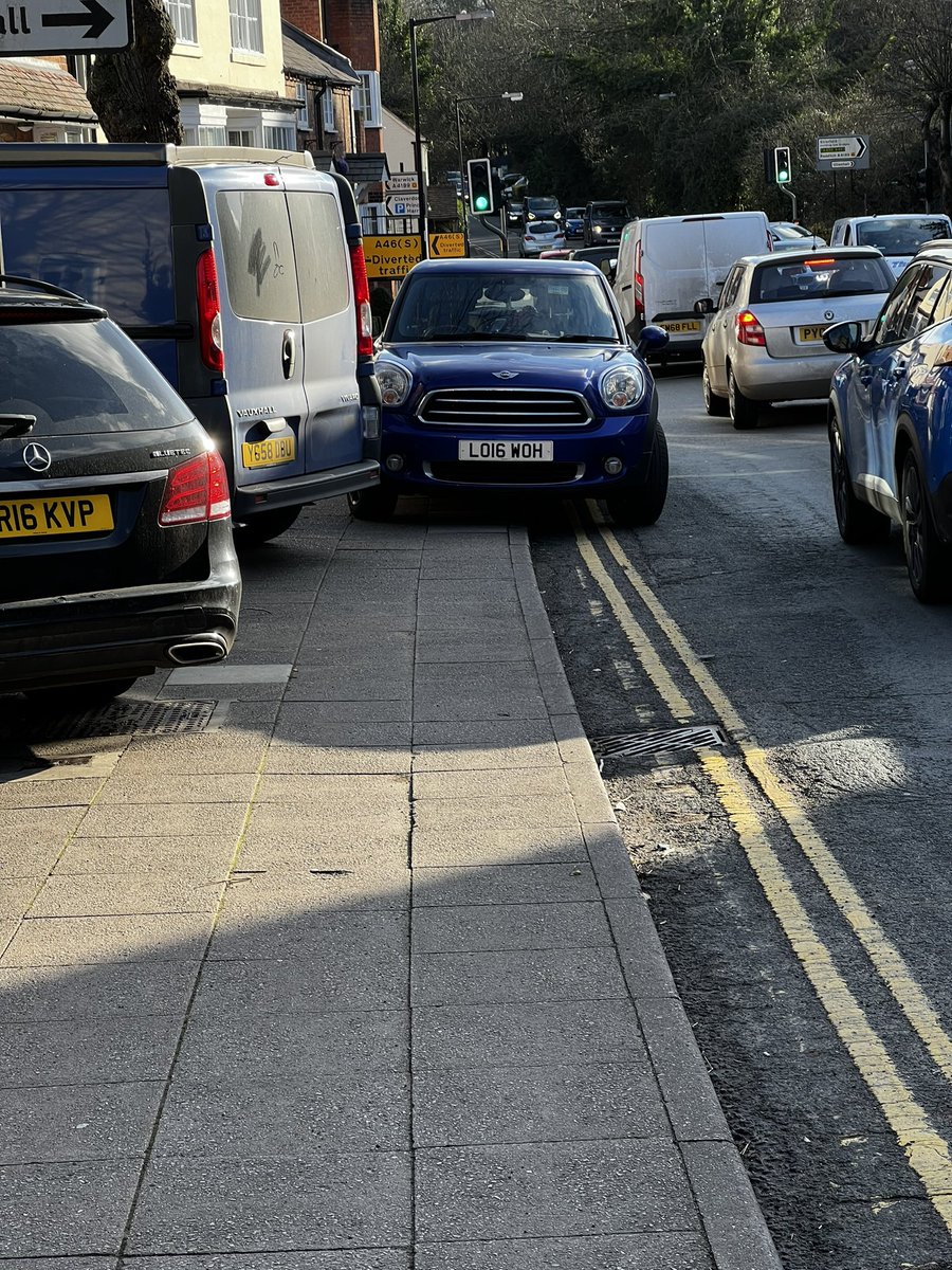 annoyednangry's tweet photo. @YPLAC no chance with a pram or wheel chair! #henleyinarden #doubleyellow https://t.co/kZvkXXgBzr