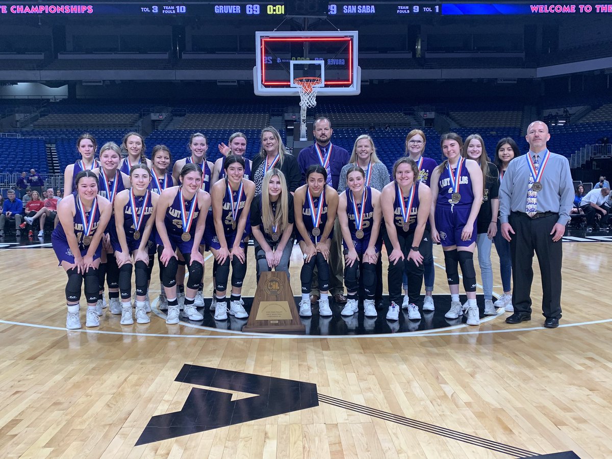 coachaguirre_'s tweet photo. So proud of this group! What a memorable season! Thank you seniors for allowing me to follow your four year journey. I enjoyed every minute of it! San Saba we have a lot to be proud of! #GoDillos https://t.co/1MLJEhEXa9