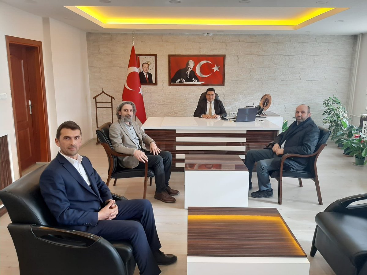 KarsEBS's tweet photo. Hudut ilçemiz #Akyaka Kaymakam’ı Selçuk Köksal’ı ilçe başkanımız Okan Karaçöp ile birlikte ziyaret etme imkanı bulduk.Hayırlı hizmetler temenni ediyoruz.
Yakın ilgi ve nezaketinden ötürü kaymakamımıza teşekkür ederiz.
@OKarap
#KarsEbs
#HudutBirMilletinNamusununKorunduğuYerdir 🇹🇷 https://t.co/L82rO9TN5O