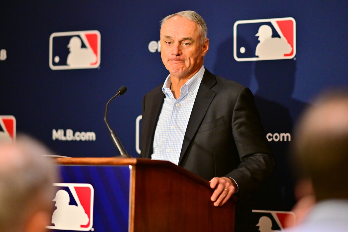 BRWalkoff's tweet photo. The @kzoogrowlers have announced a lifetime ban for Rob Manfred: “The team looks forward to seeing you at the ballpark this summer…but not Rob Manfred." https://t.co/Z1FxB86c81