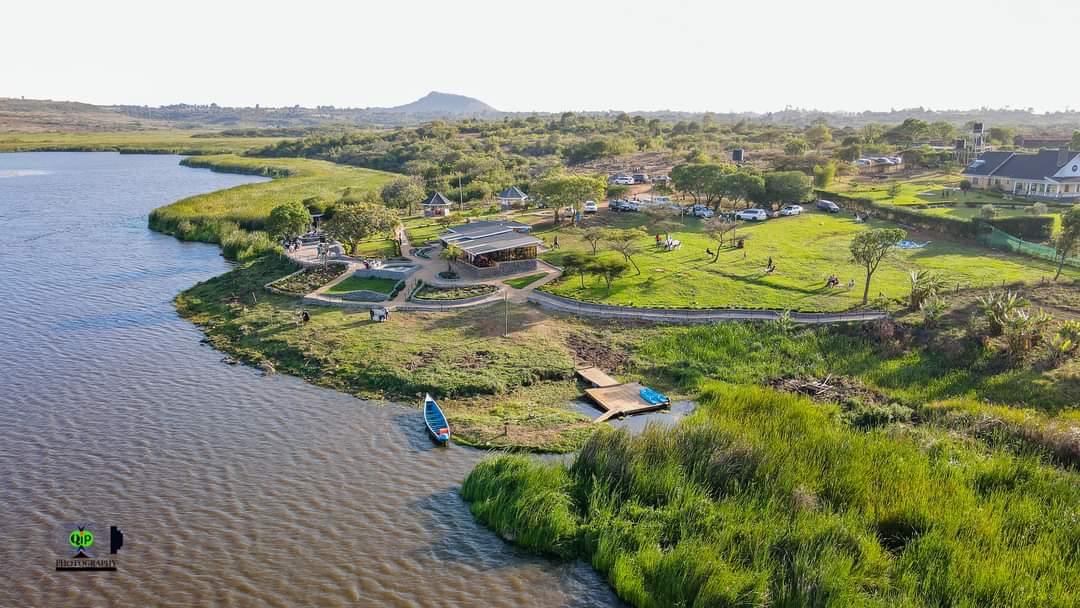 ThePlacesAfrica's tweet photo. Ceasar's resort, Uasin gishu.

— Offers boat ride &amp; some fresh fish. 

Aerials : Qip Photography - #MagicOfKenya https://t.co/dql3spunnv