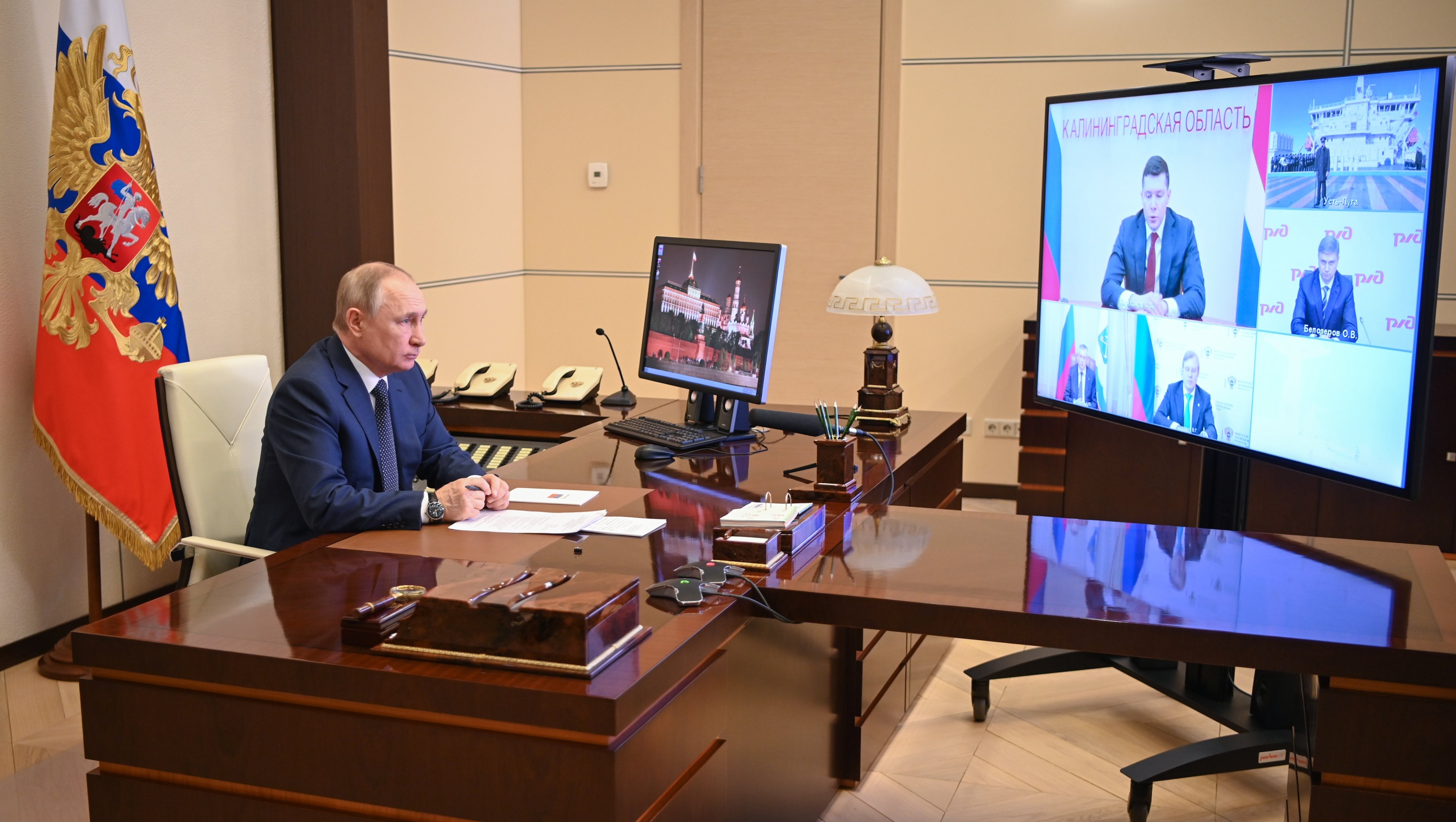 Introducir 54+ imagen russian president office