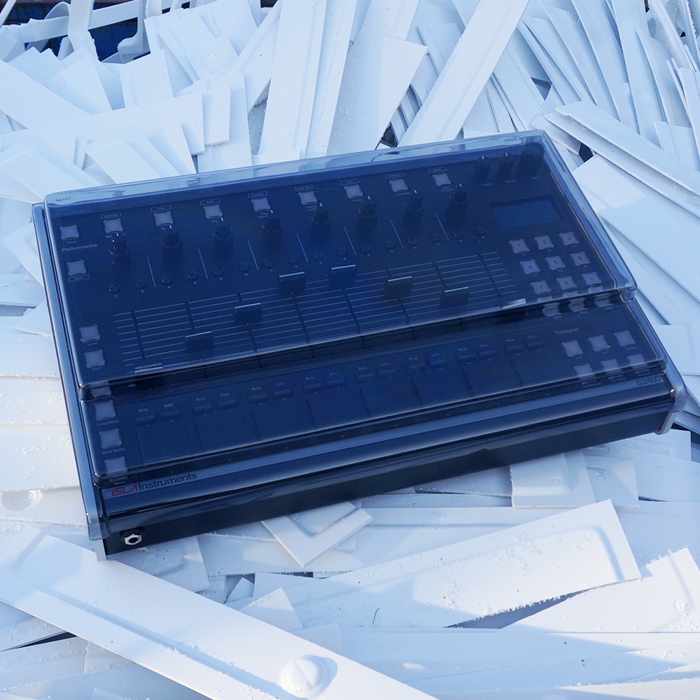 Decksaver's tweet photo. ⚡ C O M I N G S O O N ⚡
ISLA Instruments S2400 cover.
Protect the future classics.
Available March 2022.
#drums #drummachine #isla #islainstruments #decksaver #dustfreelife #dj #producer #musicproducer #groovebox #electronica #housemusic #winterdrop https://t.co/j9VtPtmJif