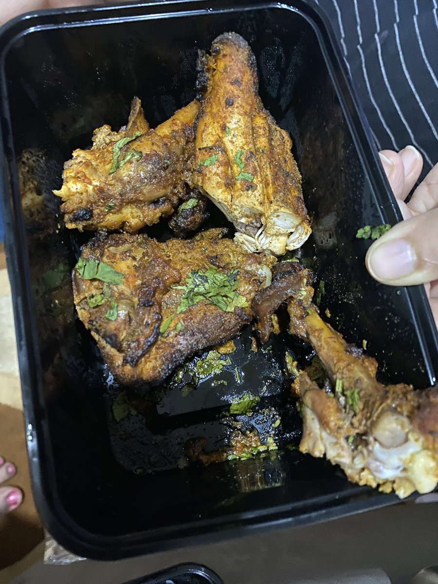 Harsh017's tweet photo. @SwiggyCares @swiggy_in Order 129481936332 the Tandoori Chicken ordered was full but I received half portion only and in that half portion some of the pieces were half eaten. When I tried to raise the issue in the app no solution was provided but conversation was closed hastily https://t.co/yGVThpnxaM