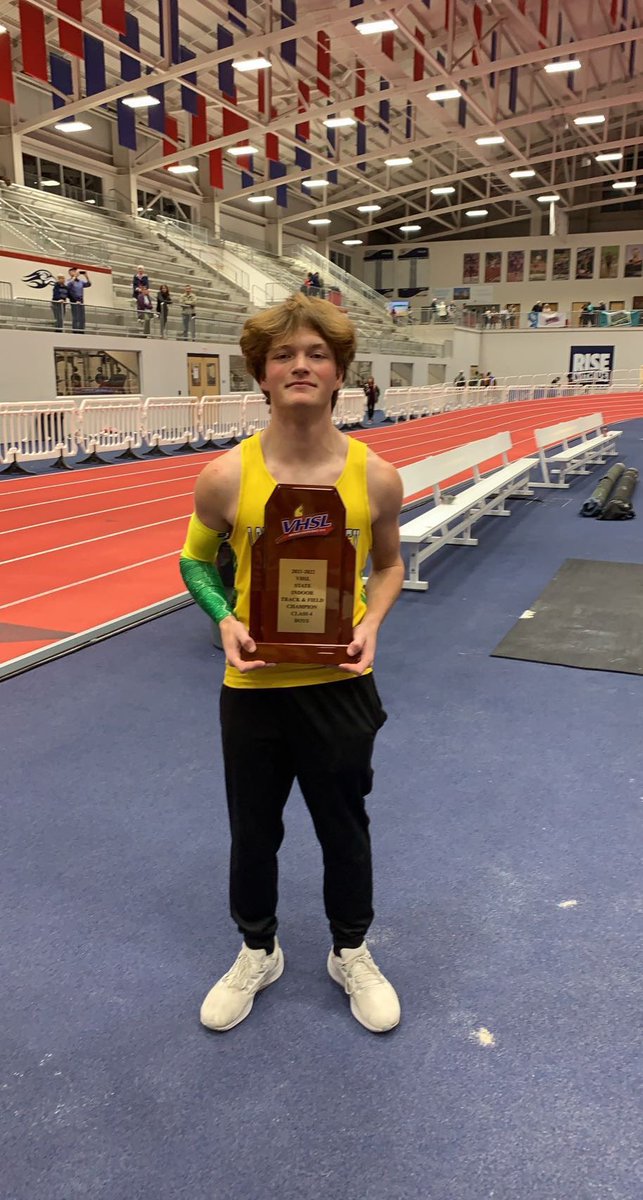 sam_hummer16's tweet photo. state champs!!!
2nd in the state in the 4x2 and great races from everyone on the team 
@ValleyBoosters @CoachDaveBishop https://t.co/fmAESsywgT
