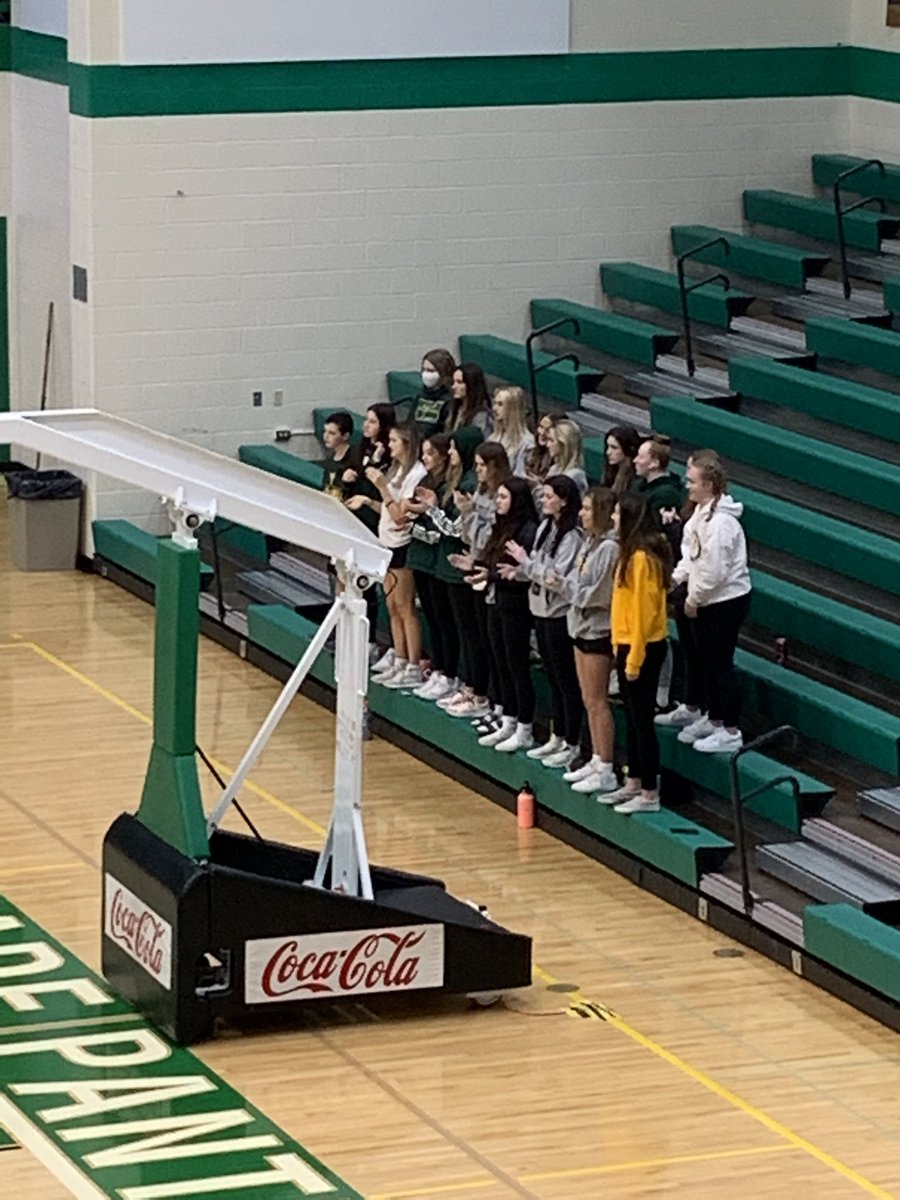 CMRLadyRustlers's tweet photo. Up and it early. Cheering on our boys against Bozeman. #RustlerPride🤘🏻 https://t.co/LrMyppLbA2