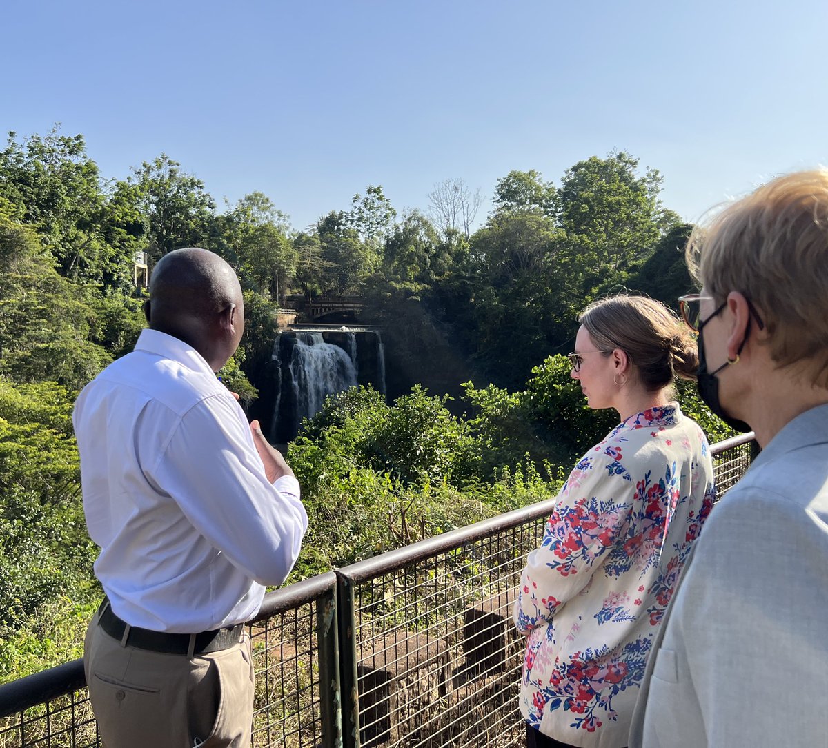 DKambKenya's tweet photo. Great to show Min @LeaWermelin new USD157 Million 🇩🇰 state-of-the-art #DSIF water &amp; sewage infrastructure project in #Thika today. By 2030, this project will improve access to clean water for 285K pple, and connect more than 360K pple to piped sewerage system 💦 https://t.co/oSrQcwpr2G