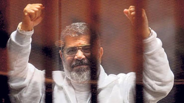 Zelenski kadar konuşulup kahraman sayılmamıştı..

#MuhammedMursi