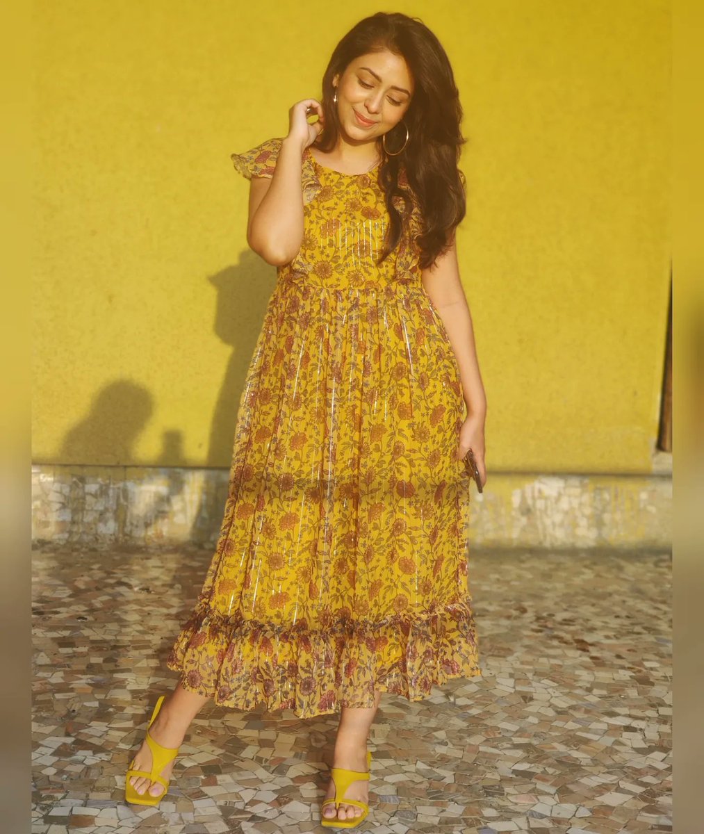 nehasargam's tweet photo. Birthday bursts🌻 
Thanks to all who took out time to make me feel special and the Sun for shining little extra on me today❤️☀️
And last but not the least i want to thank me for being there for me 😁🥰 https://t.co/drrRVxYi4D
