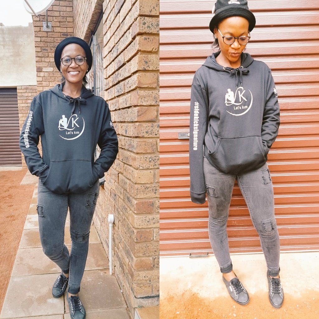 Kim288tray's tweet photo. Happy customer ❤️ Thank you mamacita for the support 💯
You can also get yours @R350:00 with your own preferred colour 💙
#sidekicksignature
#letskim
#thebrand
#everydaygrind
#keepmoving
#thankyou
#femaleentrepreneur https://t.co/wZbo4XolHF
