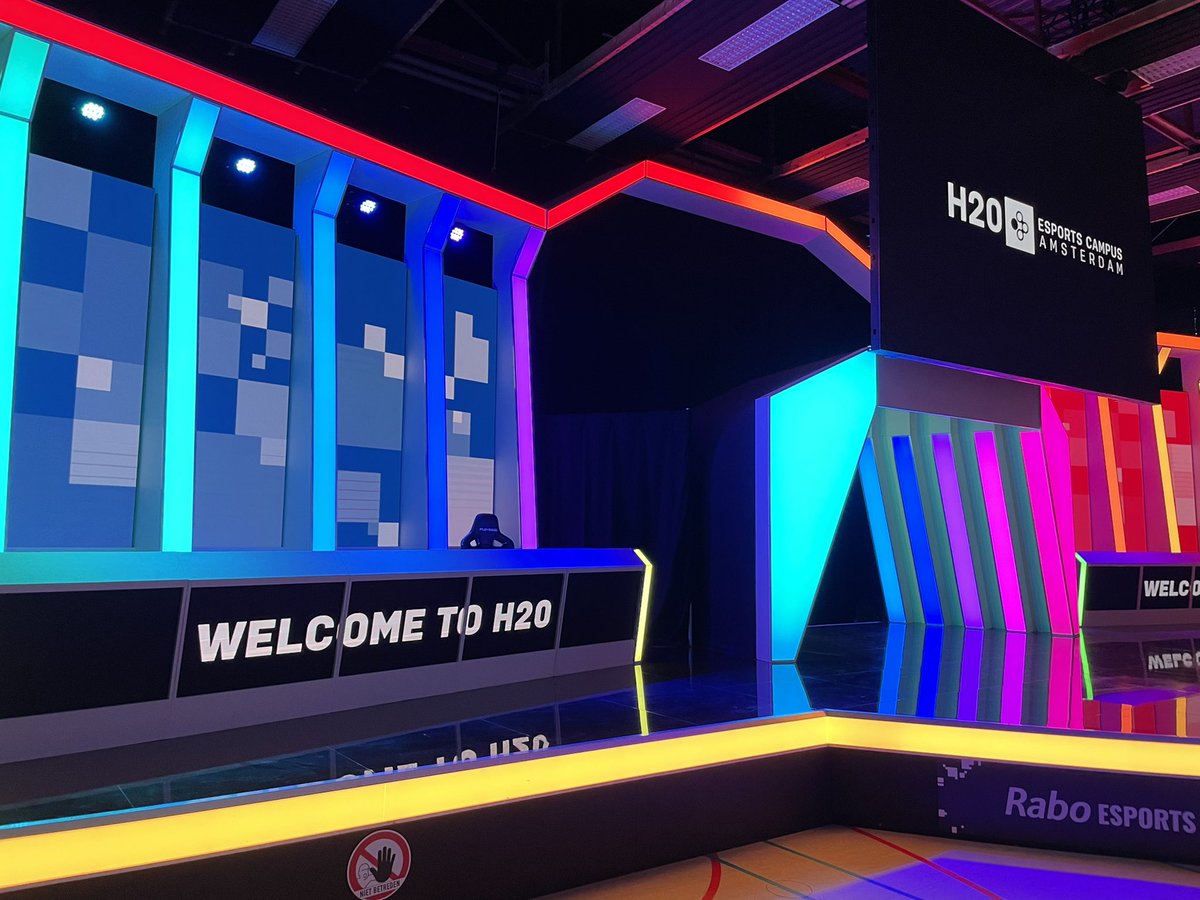 Vandaag had ik een afspraak met @CorineLaurant. Wat is <a href="/SKOP_Purmerend/">Kinderopv Purmerend</a> goed bezig. Bedankt voor je rondleiding in het <a href="/EsportsH20/">H20 Esports Campus</a>. Een aanwinst voor <a href="/gempurmerend/">Gemeente Purmerend</a>.