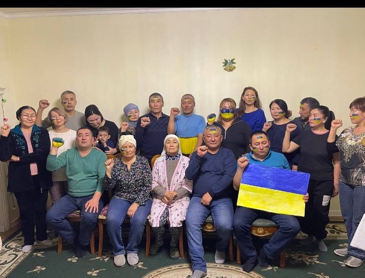 karlygashturman's tweet photo. 1/4
President #Tokayev of Kazakhstan has declared neutrality with regard to the war between Ukraine and Russia. However,the people of Kazakhstan support the heroic people of Ukraine with all their hearts and oppose #Putin's aggression.
#KazakhstanProtests
@EP_GenderEqual @Left_EU https://t.co/fYfIM2Ys8D