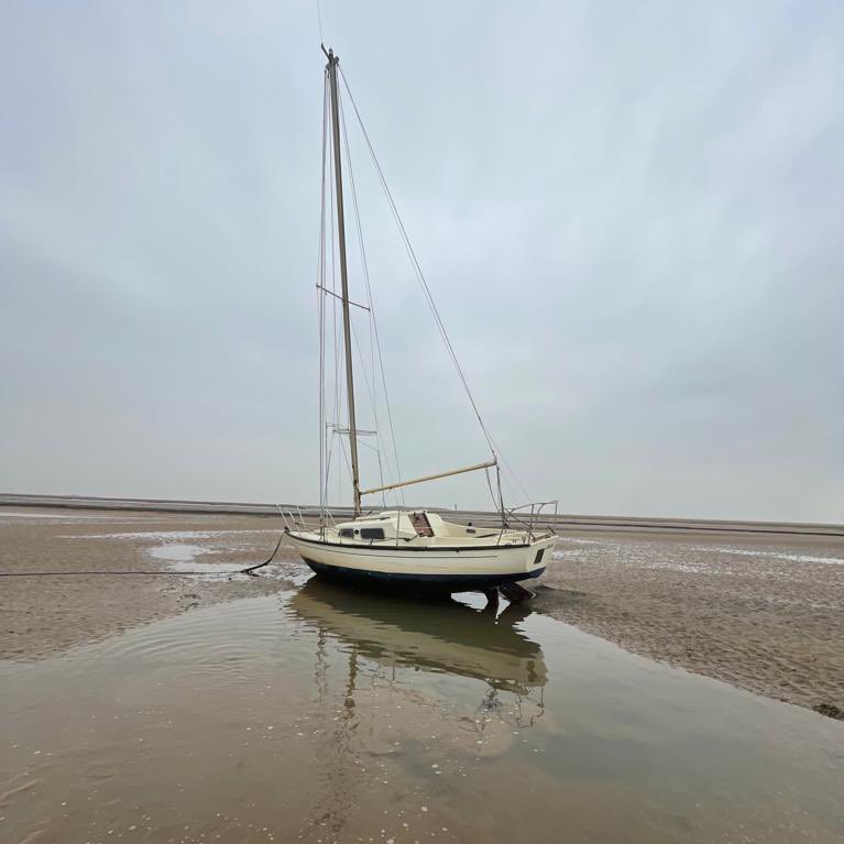 BHAssociation's tweet photo. ⚠️URGENT⚠️ "Janine" has been found severely damaged in the harbour and requires removal quickly otherwise she will start to break up.  If you are the owner or know who is, please contact us as soon as possible to arrange recovery. https://t.co/VeKxyNyoba