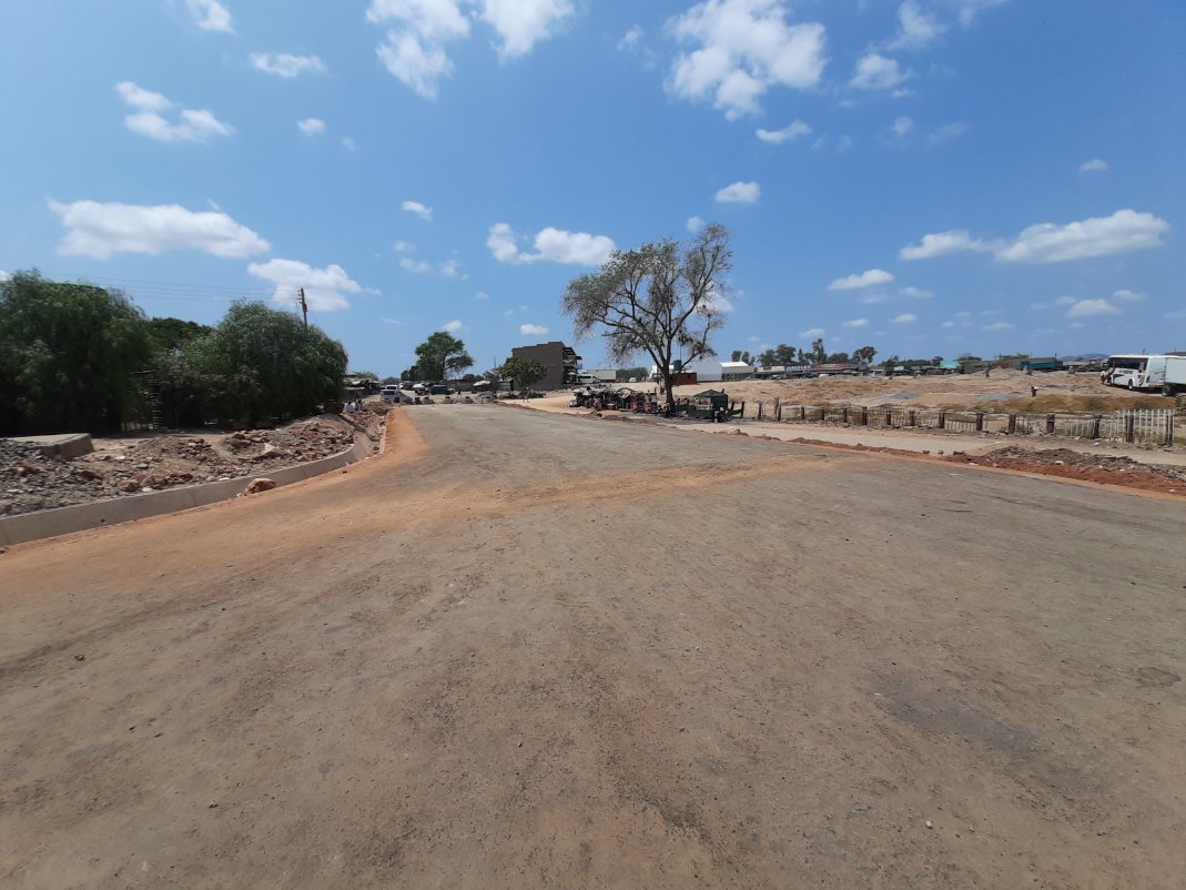 Mun_Beitbridge's tweet photo. Good progress at Kwalu 2 suburb (West of Dulivhadzimu suburb). Stands being serviced by Forit Contracting. https://t.co/PlSM9ACpwT