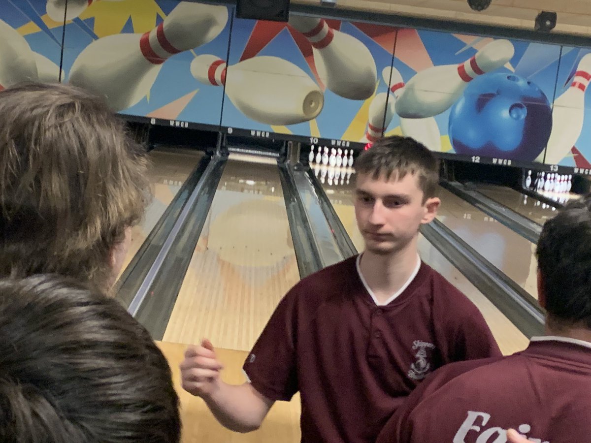 NHPreps's tweet image. Joe Justinger of @FairportBowling gets some fist-bumps after a strike in Game 2 of the D2 state tournament.