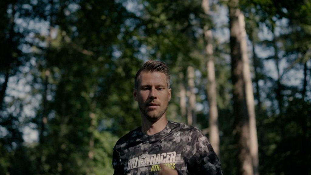 Zaterdag kan je na de live-reportage van de wielerklassieker Strade Bianchi op Sporza de documentaire 'Vansteelant' bekijken, de beklijvende film die Ruben Van Gucht maakte over de duatlonbroers Benny en Joerie Vansteelant...

3athlon.be/2022/03/04/bek…