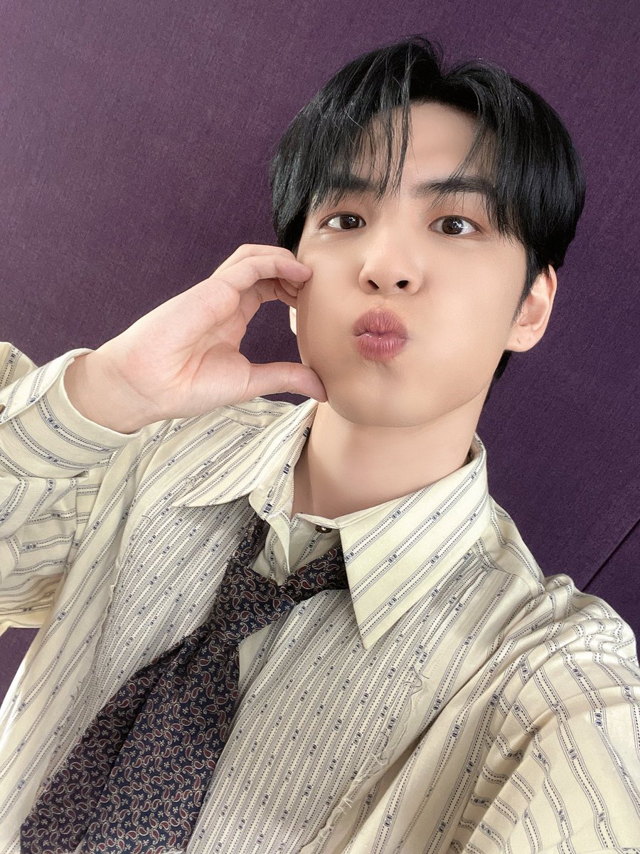 Gua nemu di tl, wonpil hyung lucu banget pengen gua kantongin