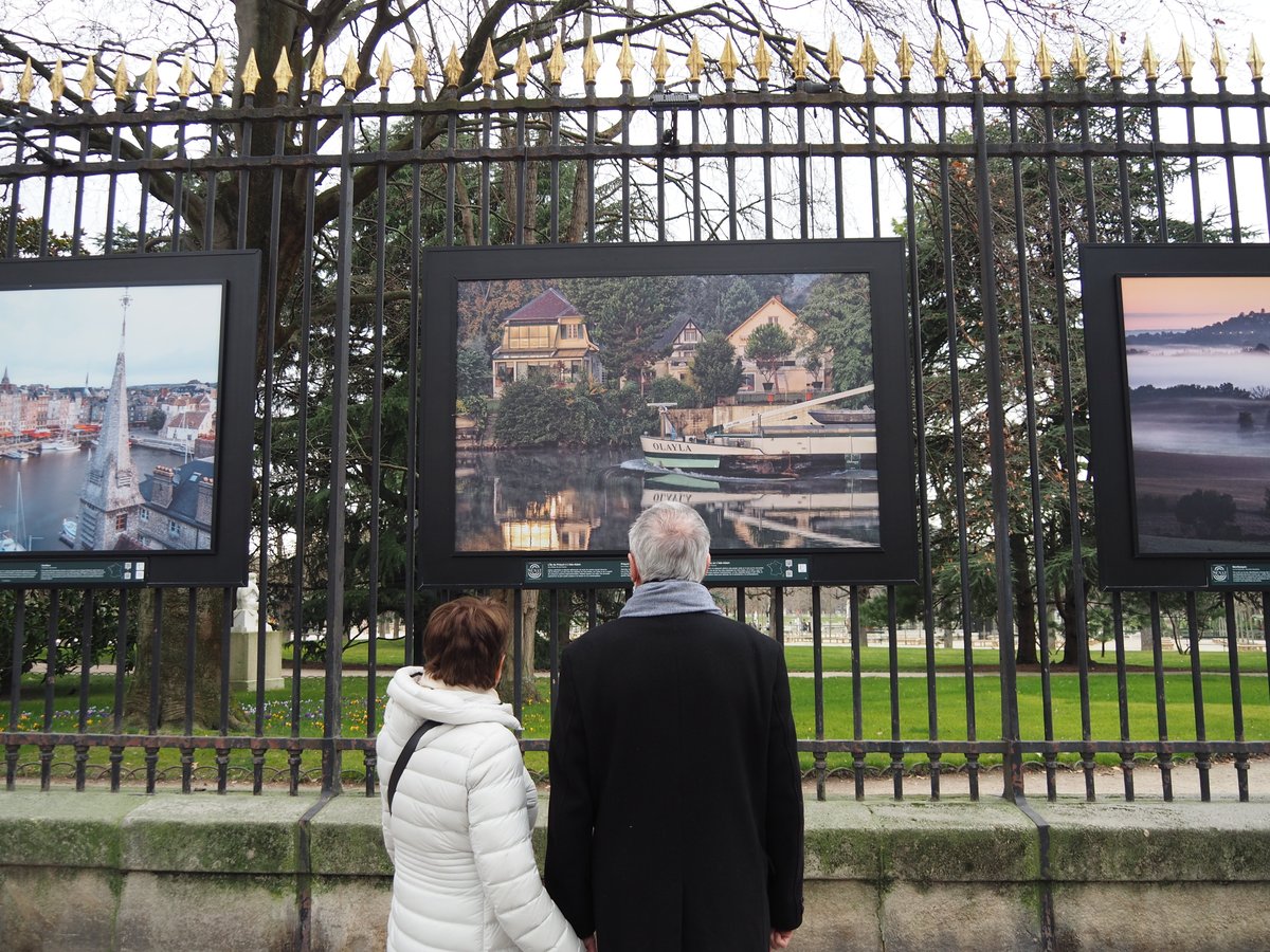 FrancePTE's tweet photo. #Agenda | Notre exposition « France, Patrimoines &amp; Territoires d’exception » commence aujourd’hui au @JardinLuco 🎉
📸 À travers 82 photographies, découvrez la diversité et la richesse des sites patrimoniaux et espaces naturels de #France https://t.co/KaHjxBIhdC