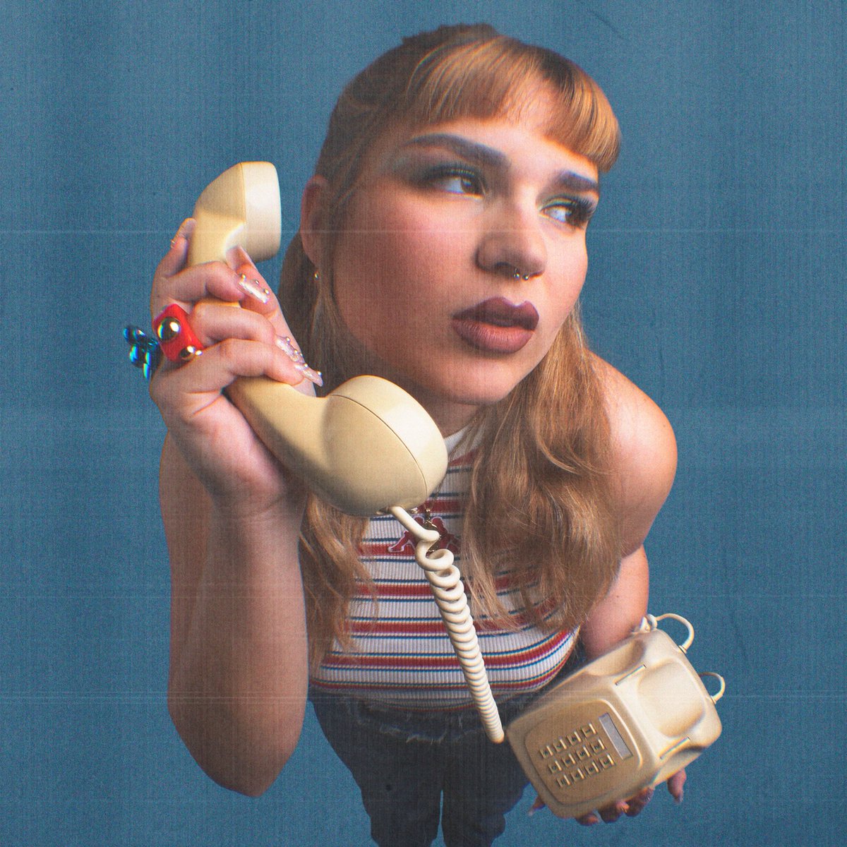 angelesaracil9's tweet photo. Dejo por aquí mi último trabajo que hice, una editorial de moda basada en los años 90: Back to the 90’s 💓✨💘📺☎️💞 https://t.co/NCLifr9hyD