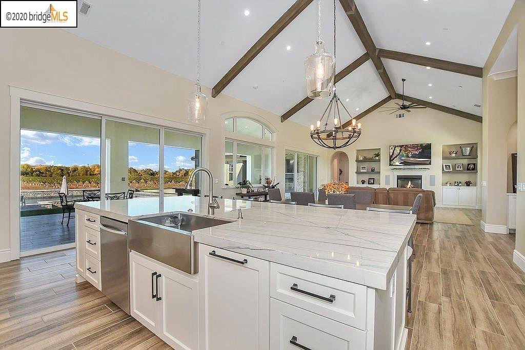 barndominium_us's tweet photo. My type of house. https://t.co/3f71lqQhSt