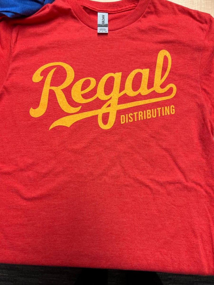 GetRegal's tweet photo. Regal celebrated National Employee Appreciation Day today by handing out some Cool Regal Swag! #employeeappreciation #getregal https://t.co/HpqHEYdCiL