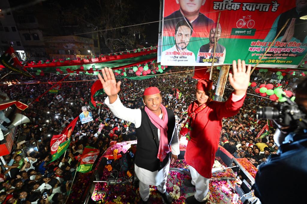 samajwadiparty's tweet photo. समाजवादी विजय यात्रा, वाराणसी https://t.co/GIcgeu9yfB