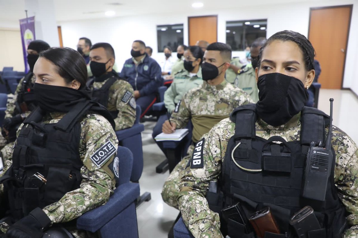 CeballosIchaso1's tweet photo. ��🇪 Hoy, #5Mar, se aprobó el protocolo de redacción de actas policiales, cumpliendo con criterios técnicos que permiten su apreciación exacta en el proceso penal, ajustado al ordenamiento jurídico y en estricto apego a los DDHH, fortaleciendo el debido proceso. https://t.co/E80ObuKeD0