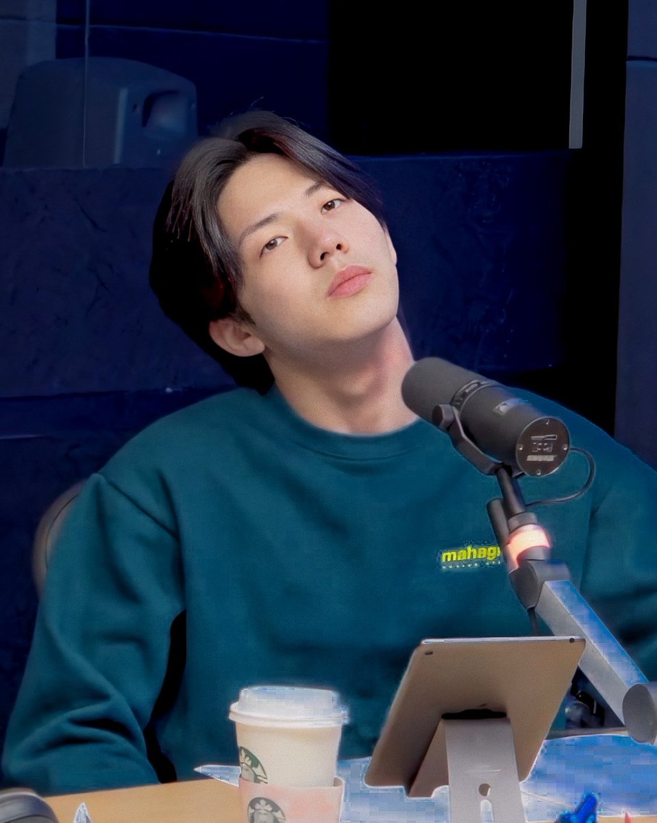 Sedang memikirkan kenapa wonpil hyung bisa se gemes itu