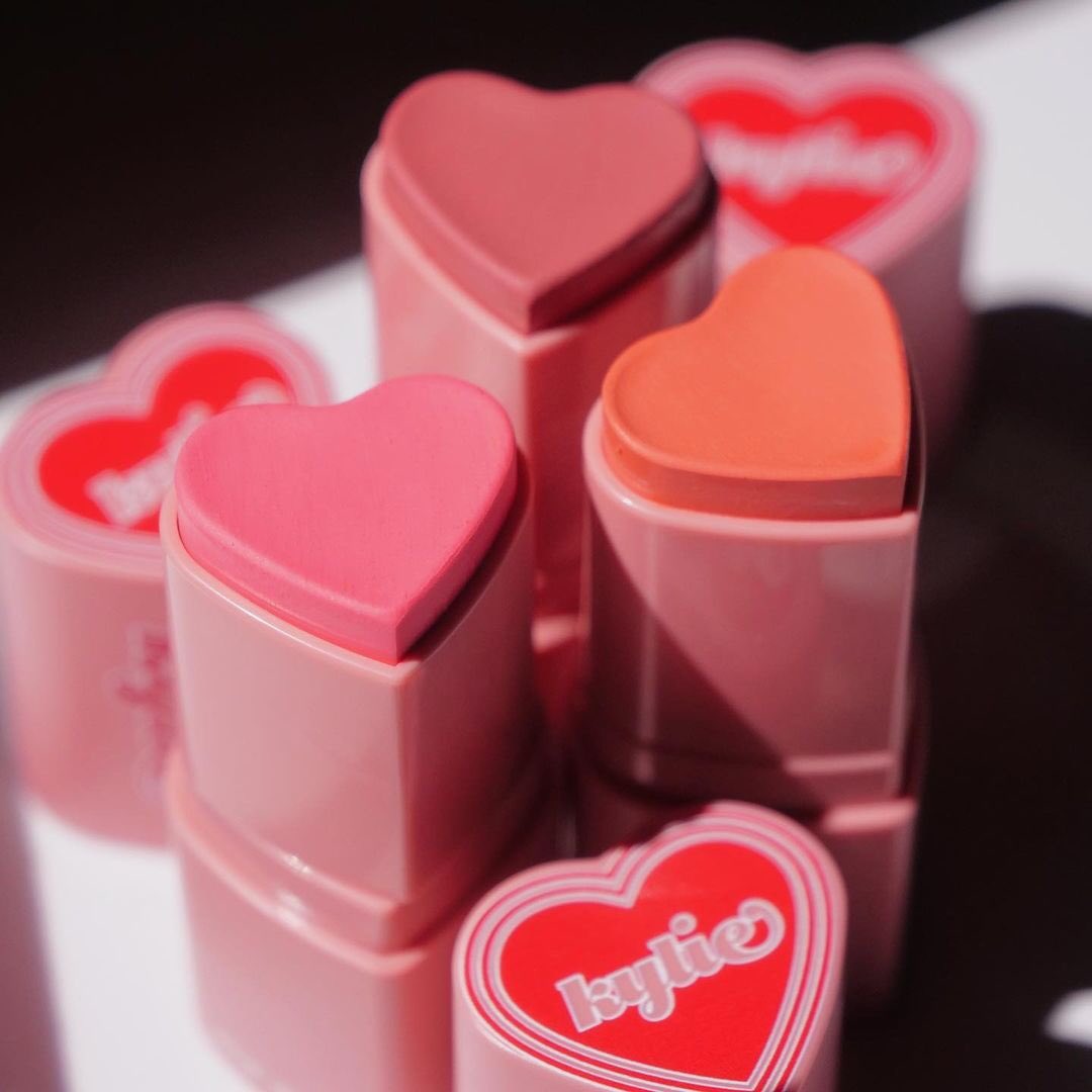 kyliecosmetics's tweet photo. we are obsessed with our new creamy blush sticks! 💗 this smooth, buildable formula blends effortlessly while leaving a velvety-matte finish. ✨ @makeup2themaxx https://t.co/iLbnqCBowq