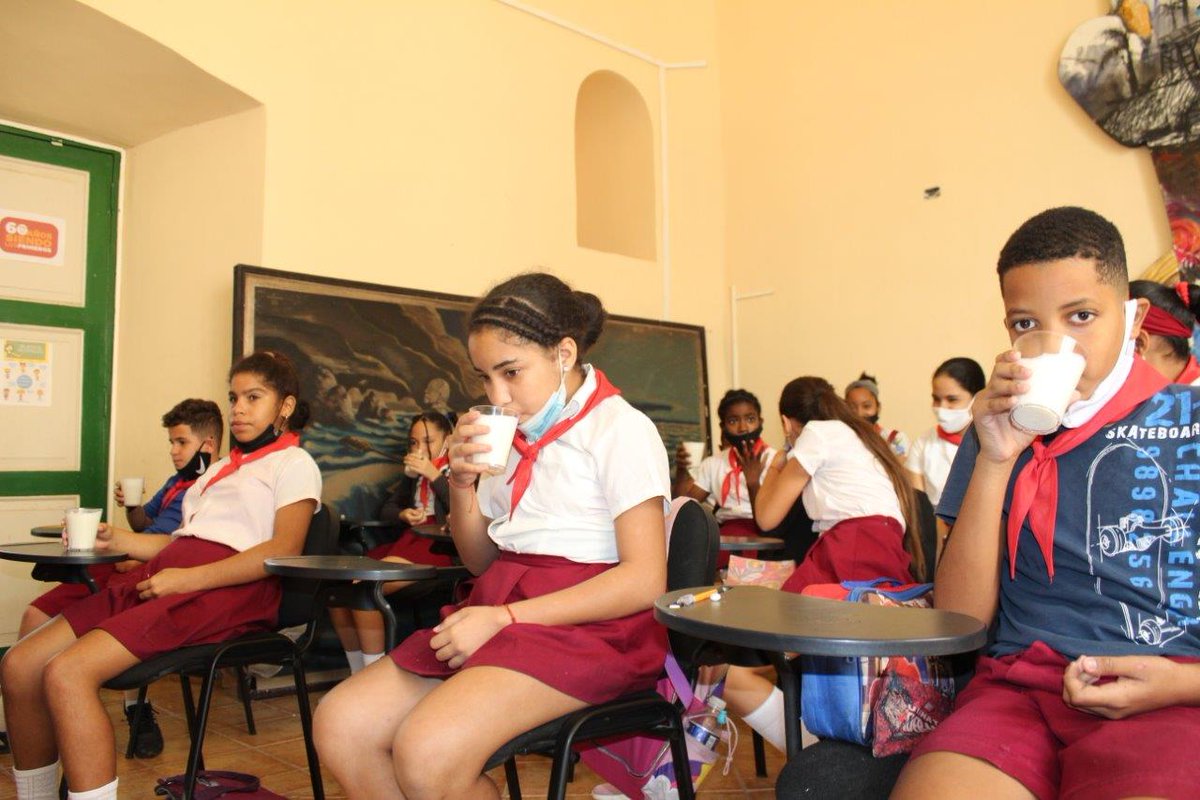 WFP_Cuba's tweet photo. Embarazadas 🤰 escolares 👧 y adultos mayores 🧓👴consumen la leche🥛 adquirida por #PMACuba con la contribución de la Agencia Suiza de Cooperación para el Desarrollo #COSUDE https://t.co/nN9SbHQxaO