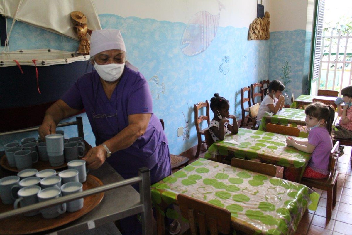 WFP_Cuba's tweet photo. Embarazadas 🤰 escolares 👧 y adultos mayores 🧓👴consumen la leche🥛 adquirida por #PMACuba con la contribución de la Agencia Suiza de Cooperación para el Desarrollo #COSUDE https://t.co/nN9SbHQxaO