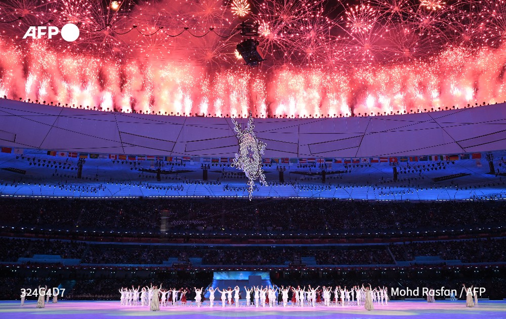 afpfr's tweet photo. [A LA UNE 18H] Les Jeux paralympiques de Pékin ont officiellement été ouverts vendredi au Stade olympique, sur fond de conflit entre la Russie et l’Ukraine #AFP 5/5 https://t.co/s5BIus6nuB
