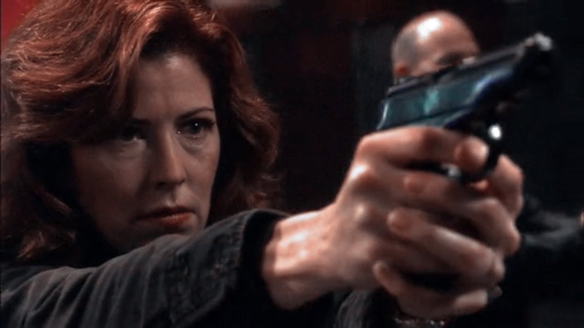 darthmcdonnell's tweet photo. should have been criminal they had mary and dana delany in the same episode but not in a single scene 😐😐 https://t.co/JaNCqSTquG