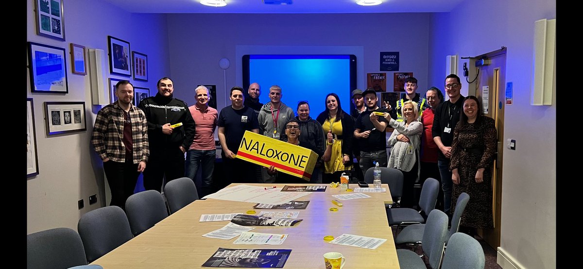 NewidCymru's tweet photo. WE ARE LIVE!!!! Swansea Peer to Peer #Naloxone is up and running. All our peers are motivated and ready to go 💪Thank you to @TheGDAS peers for the support and our partners in @SWPSwansea @commissionersw @WeAreBarod #WesternBayAPB @GBMC73 #harmreduction #naloxone https://t.co/63QwHPxzwk