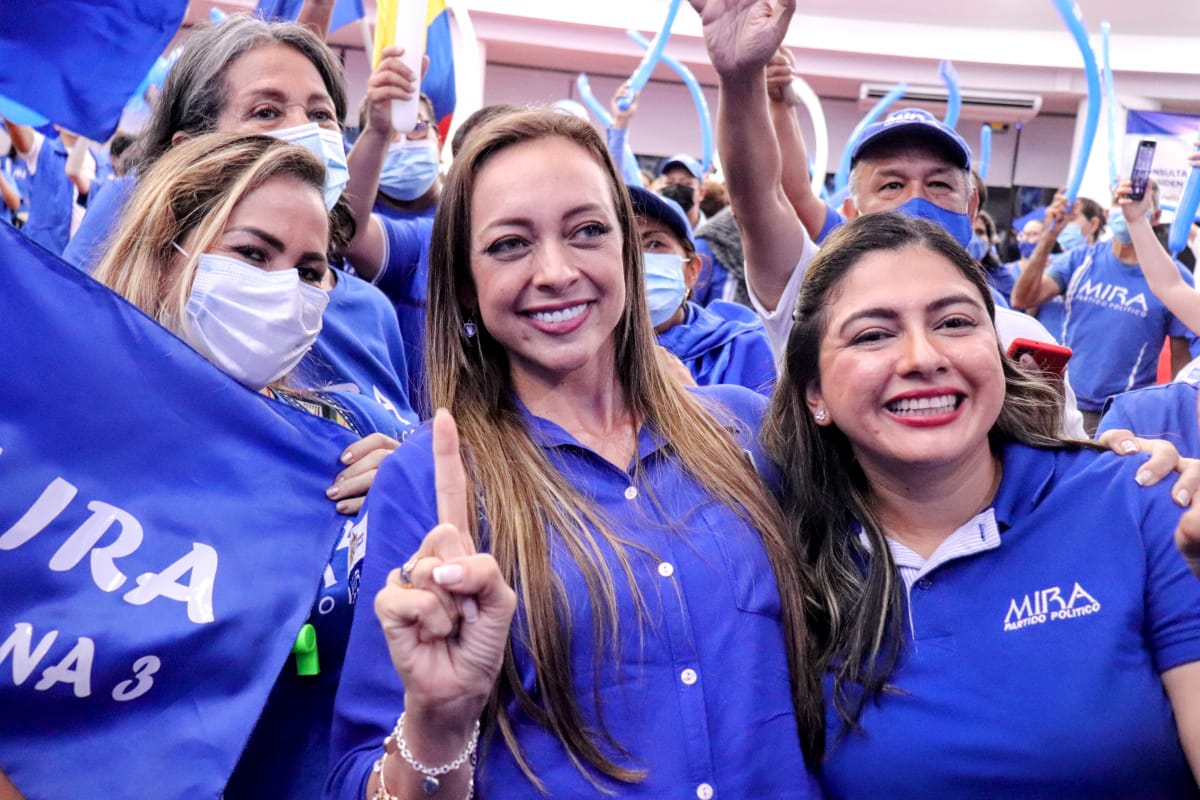 AnaPaolaAgudelo's tweet photo. ¡Gracias a nuestros líderes miraístas en #Tolima por su gran apoyo! #Somos1AlSenado https://t.co/aXaBxYg4Qj