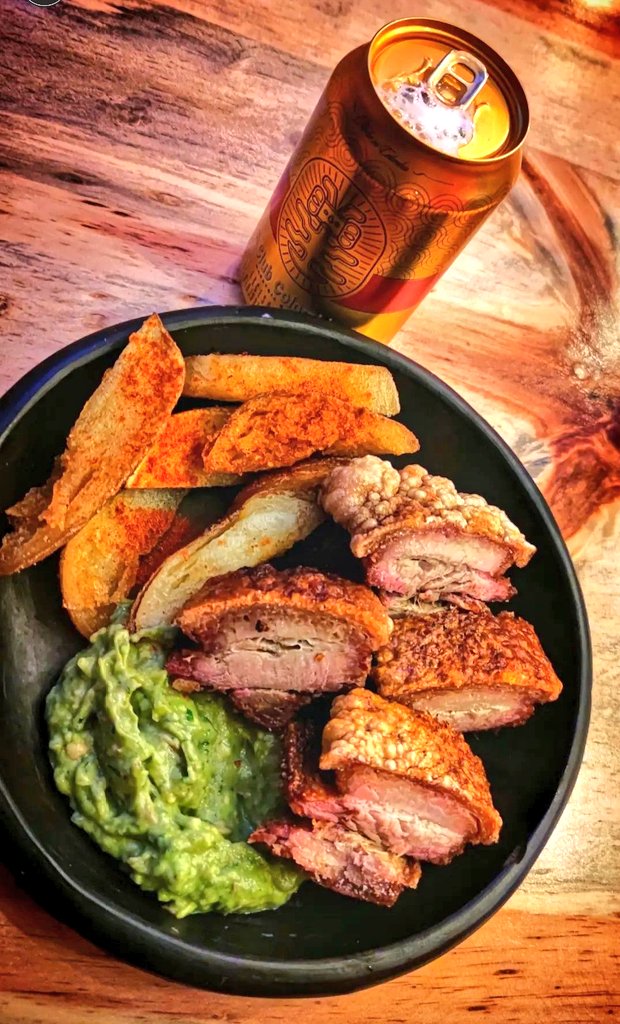 CafeGarage85's tweet photo. Chicharrón de Panceta al Barril 💯 🇨🇴
Lo puedes encontrar a partir de hoy en @CafeGarage85 
Cra 14 # 83-65 Bogotá
Agradecemos ayudarnos a dar RT🔁 y regalarnos un ❤️ si eres amante del Chicharrón 🐷 y de los emprendedores que nunca sabe rinden.

Bendiciones amigos de Twitter 🙏 https://t.co/OThPtrysS4