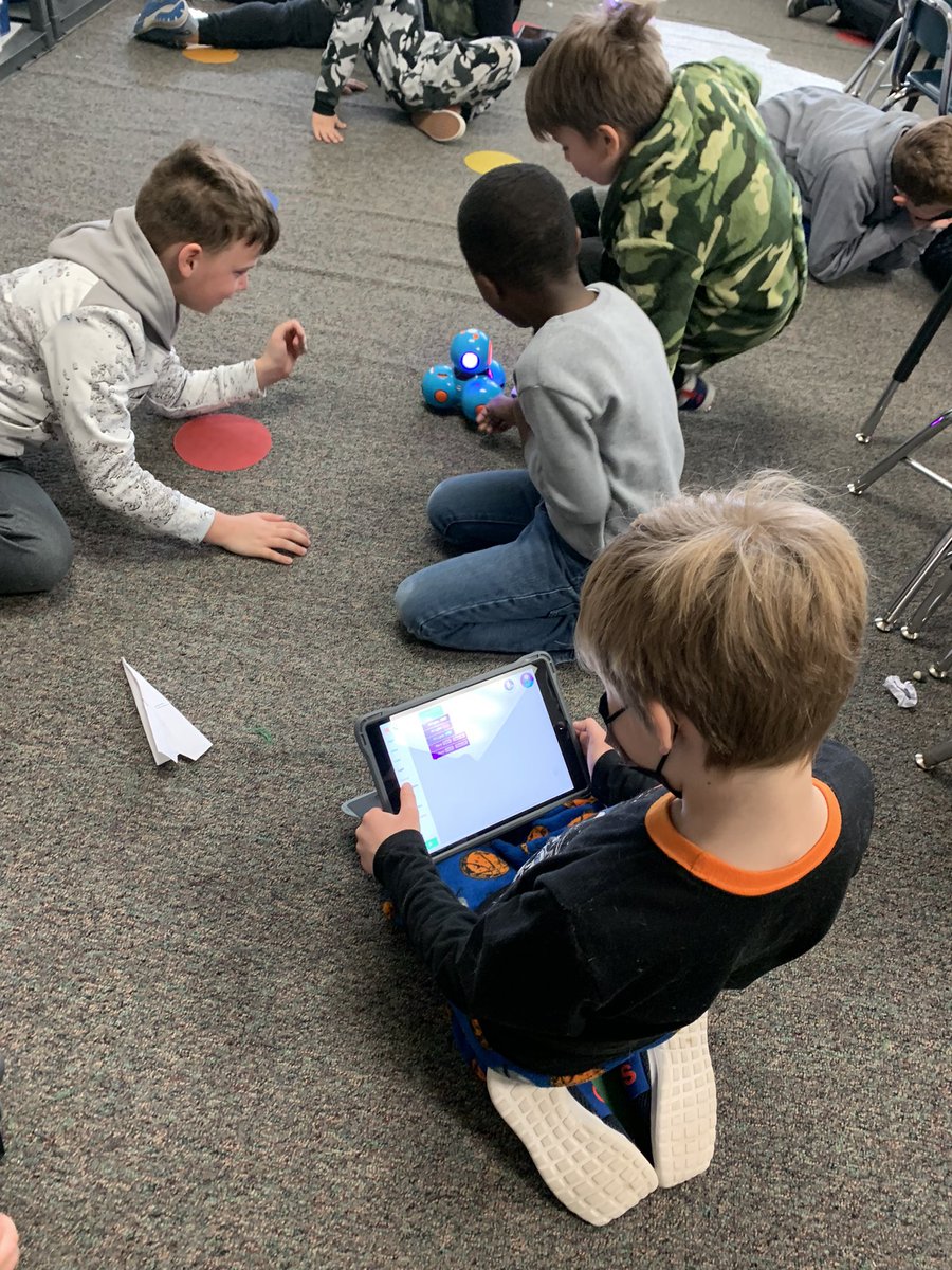 STEM Day fun! <a href="/WakeRobinElem/">Wake Robin Wizards</a> #bpsne #WRwizards