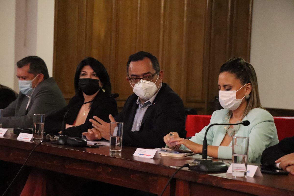 DPRValparaiso's tweet photo. Delegado Presidencial Regional @jmartinezvalpo encabezó el último gabinete de su período, en el que realizó un balance de su gestión y proyectó las metas que siguen en desarrollo.

@Gob_Interior @voceriavalpo @LeslieBrionesRo https://t.co/PggAlIcfG7
