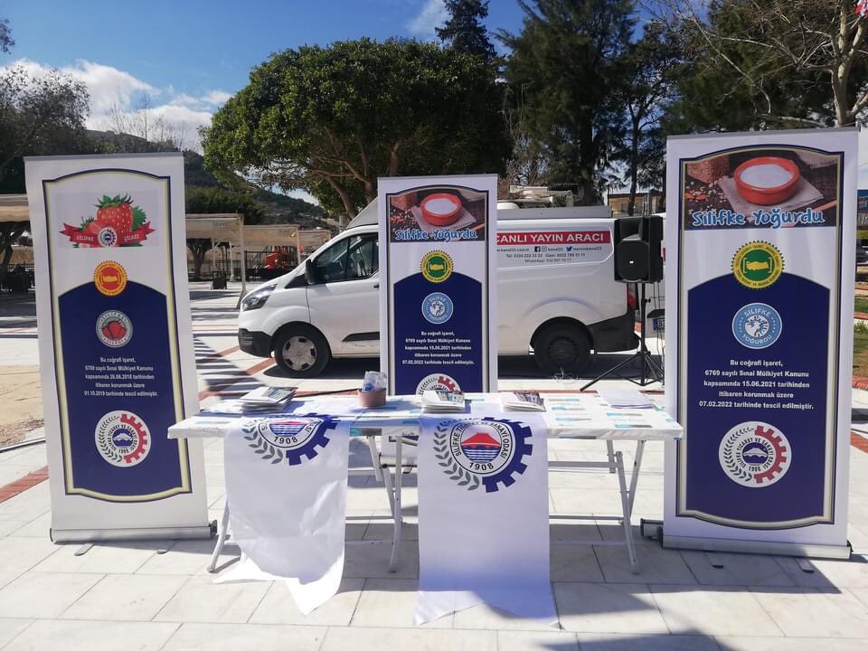 Türkülerimize konu olan lezzetiyle, tadıyla Meşhur Silifke Yoğurdumuzun Coğrafi işaret tescilini aldık, düzenlenen kutlama programına katıldık

#silifkeçileği
#silifkeyoğurdu