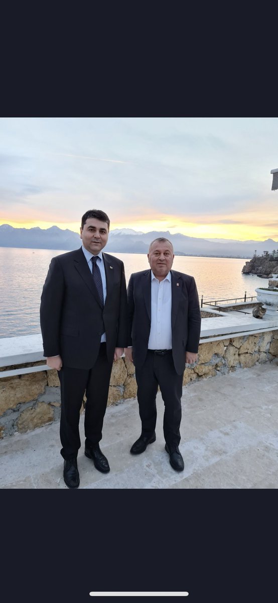 kadrosuz123's tweet photo. Karayolları Taşeron işçiler başta olmak üzere Kamuda çalışan tüm Taşeron işçiler Sabah vekilimizi izliyoruz. 
Taşeron işçilerin sesi Cemal Enginyurt var. @cenginyurt52 
Sabah saat 09.15 de @FOXhaber de,çalar saat canlı yayında @karagozilker  programında 👏👏#CalarSaat https://t.co/UfPv2nnMhP