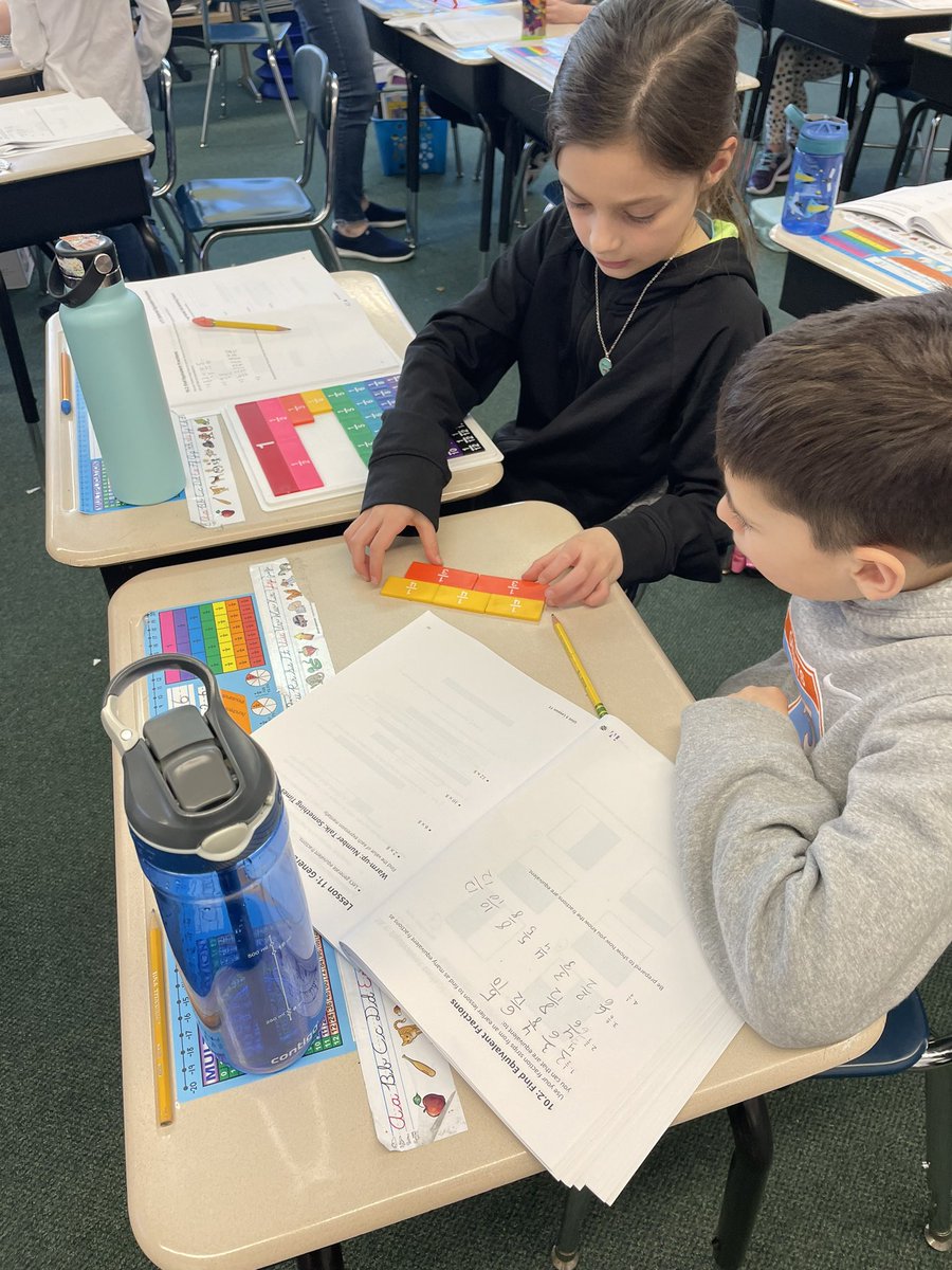 mrswessonmath's tweet image. Finding equivalent fractions! @jfkladybugs @IllustrateMath