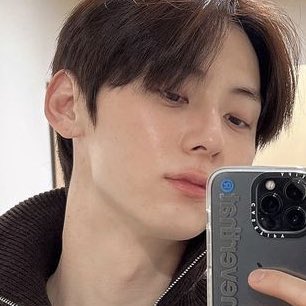 Kittenhwang tweet media