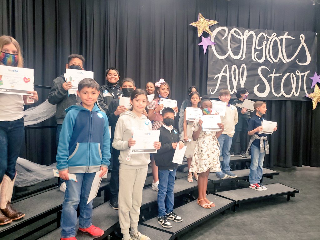 De_White_LaNube's tweet photo. It's a great day to be a PHE Hero! Happy to safely welcome our community into our building to honor our #TeamSISD All-Stars! #HeroesHaveHeart #HeroPride @escajeda_PHES @KPolhemus_PHE https://t.co/NvDXxMjX6b