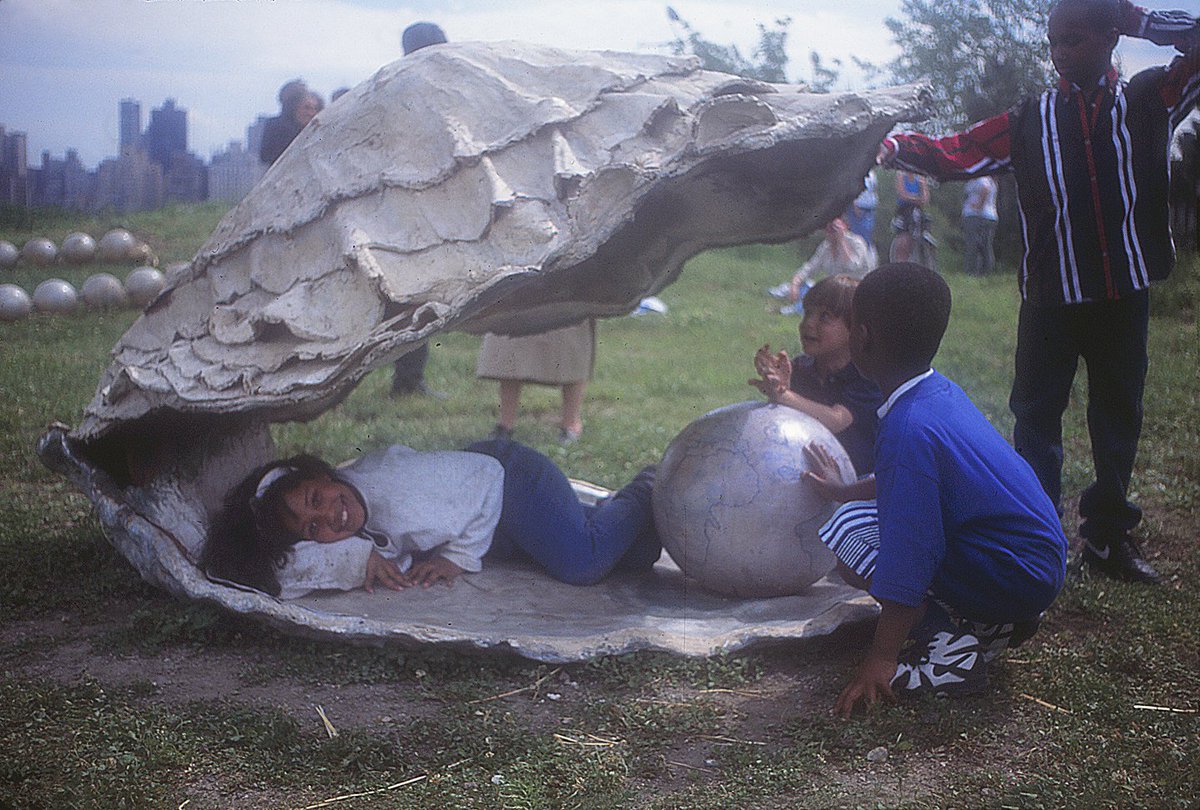 #theworldisyouroyster &amp; kids

#twiyo #karinfgiusti #karingiustistudio #sculptureinstallation #artistoftheday #publicartinstallation #contemporaryart