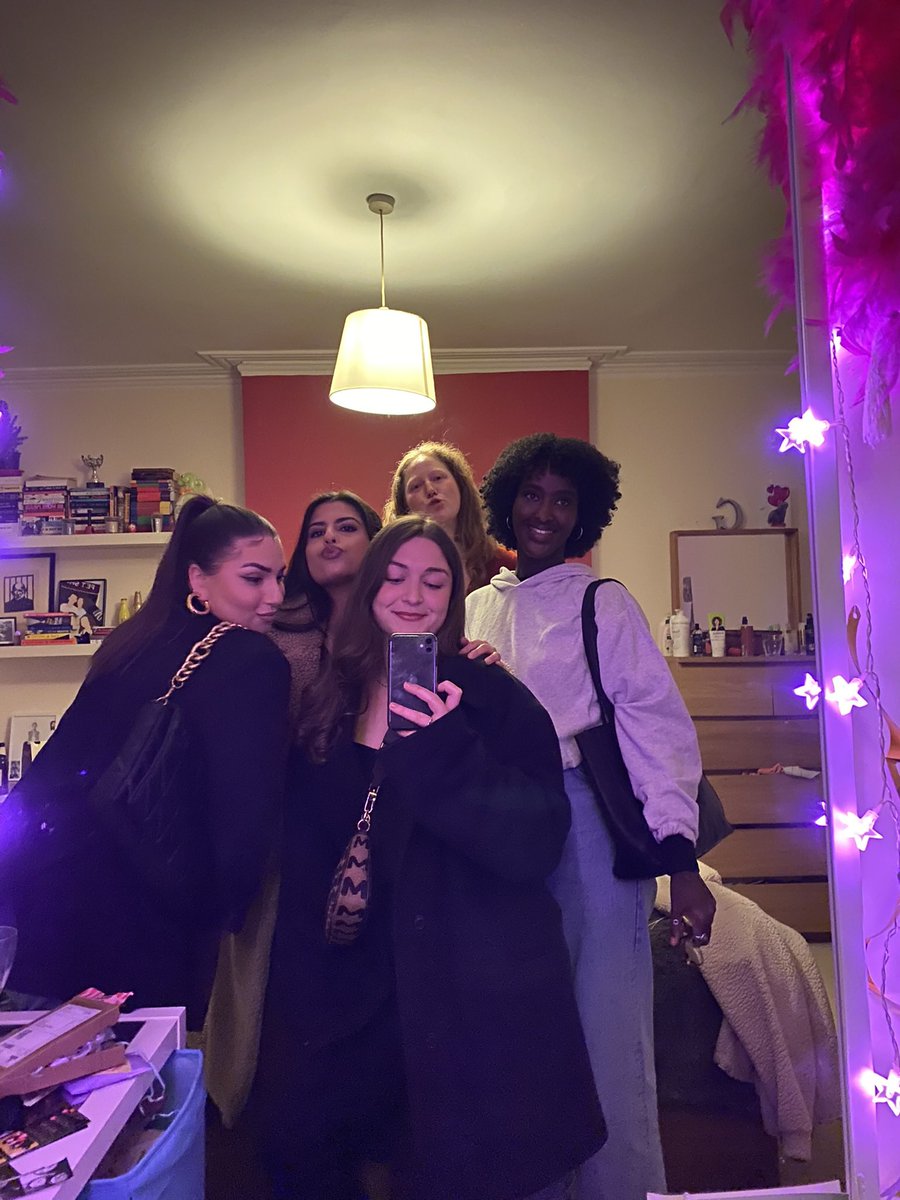 MarieGal_'s tweet photo. Angels. ❤️ you. https://t.co/iWWBdhNtky