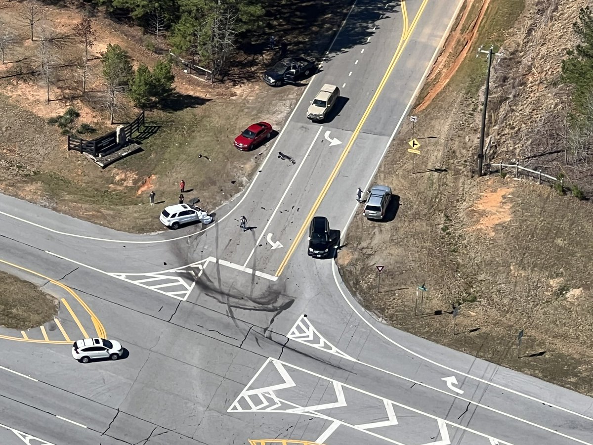 Injury crash in South Fulton Co on South Fulton Pkwy at River Town Rd. #ATLtraffic #BreakingNews @cbs46