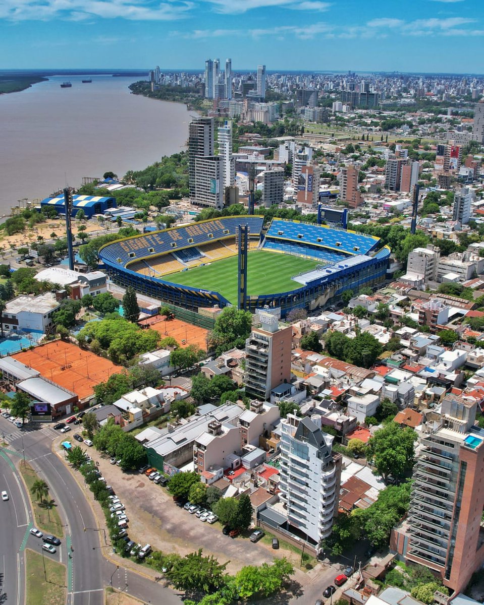 Estadio_3's tweet photo. 🚨 ATENCIÓN 🚨 

Hora confirmada!!!

El clásico entre #RC🔵🟡 vs #NOB🔴⚫ por la fecha 7️⃣ de @LigaAFA en el Gigante🏟️ se disputará el DOMINGO 20 de Marzo. ⏰14hs!!!

#Estadio3🏟️
💻 @Cadena3Com
📷 @GoDronear https://t.co/7I9UnYN5WD