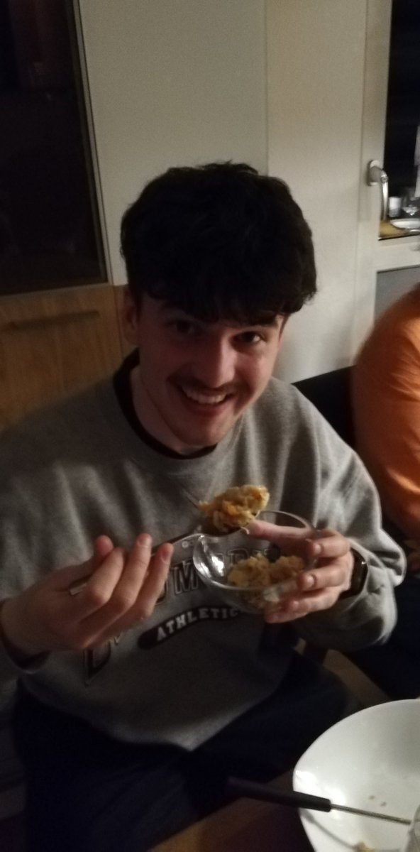 Traditional Swiss 🇨🇭Cheese Fondue night 🧀 as a relict from <a href="/ETH_DCHAB/">D-CHAB</a>. And very unfortunately, due to dropping the bread, @FinHallam had to eat the grandmother. Cheers