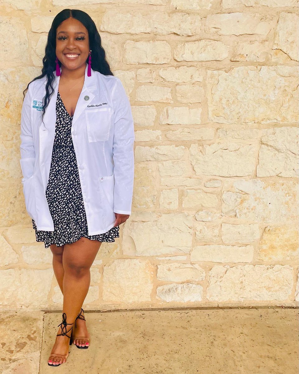 _kaehh's tweet photo. White Coat fresh off the pressssss. #futureDPT https://t.co/7NFJNWPpjH