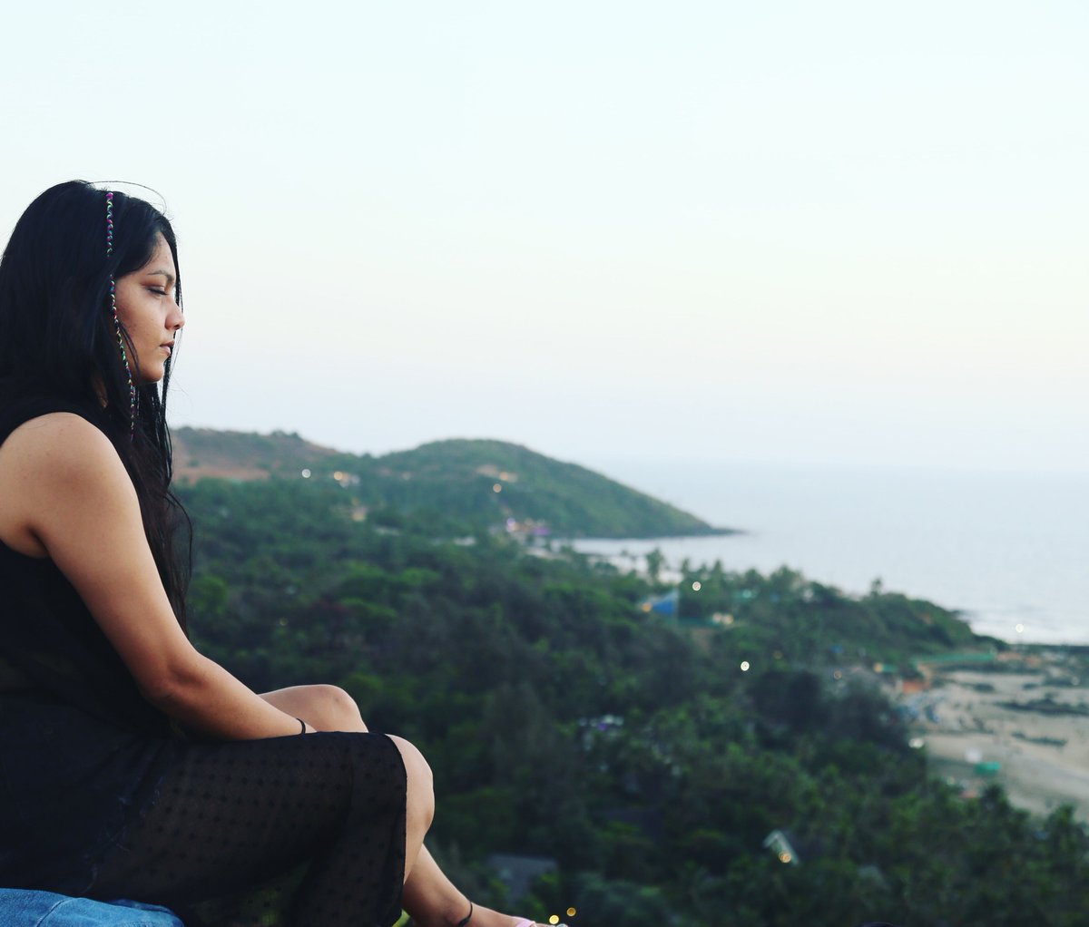 nrkrkomal's tweet photo. Such A Candid! Captured my Anger which later in a second turned into SMILE 😊
. 
I was just there to take a nature therapy! It works ❣
. 
. 
. 
#naturetherapy #traveltherapy #goa #watertherapy #goadiaries #goafort #traveler #NatureBeauty https://t.co/HaCAtCptVn